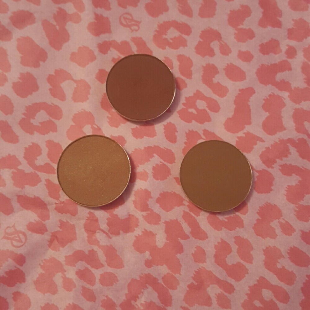 MAC brown script/saddle/texture